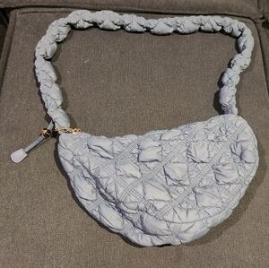 CARLYN cozy shoulder bag in Denim Blue